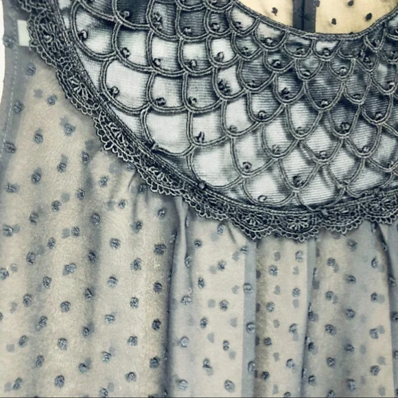 MILLOU Black sheer sleeveless textured dot blouse - Picture 4 of 5